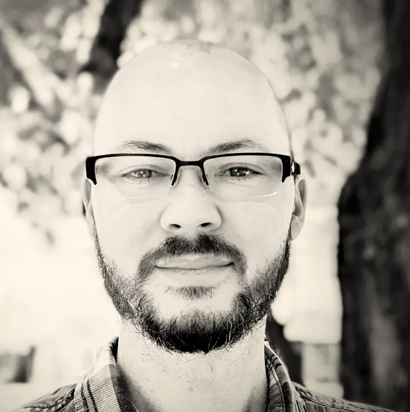 portrait of scott janicek